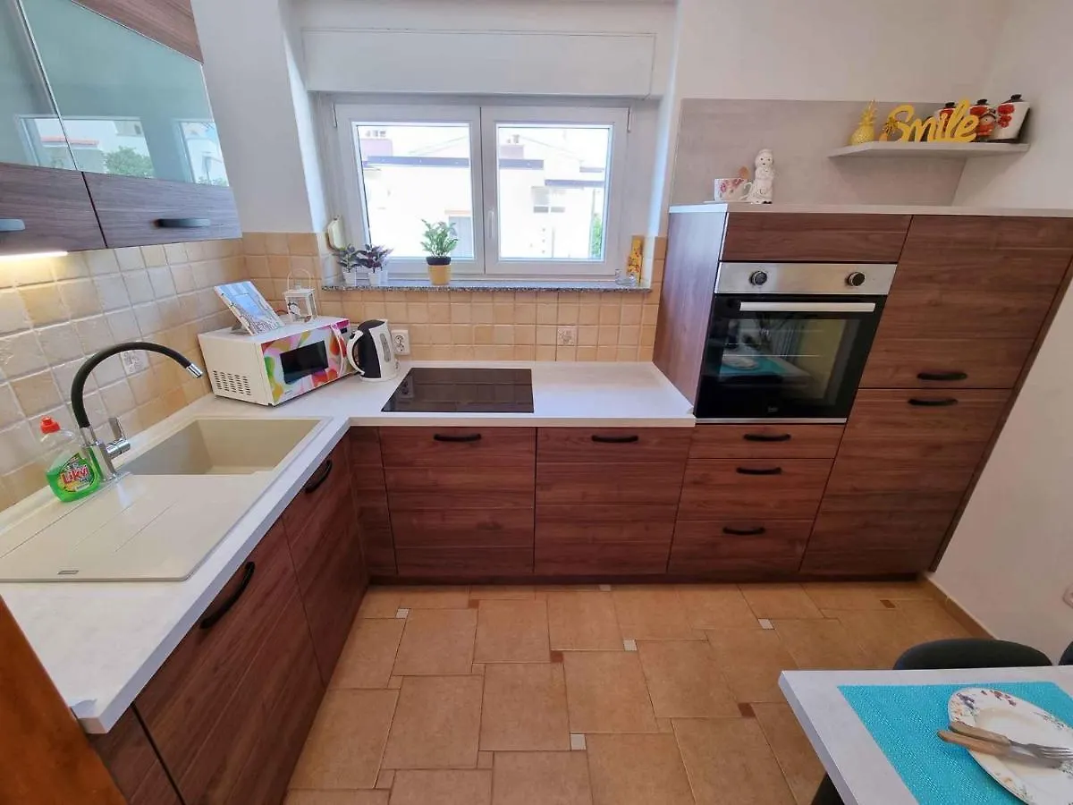 Apartment In Crikvenica 40895